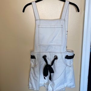 Kittenish off-white shorts overalls